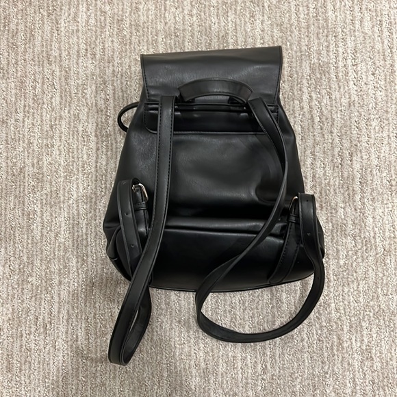 Forever 21 small backpack - Picture 4 of 4